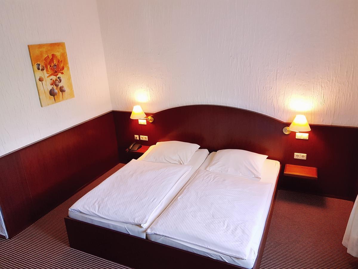 Hotel Restaurant Jaegerhof Düren - Eifel Zewnętrze zdjęcie