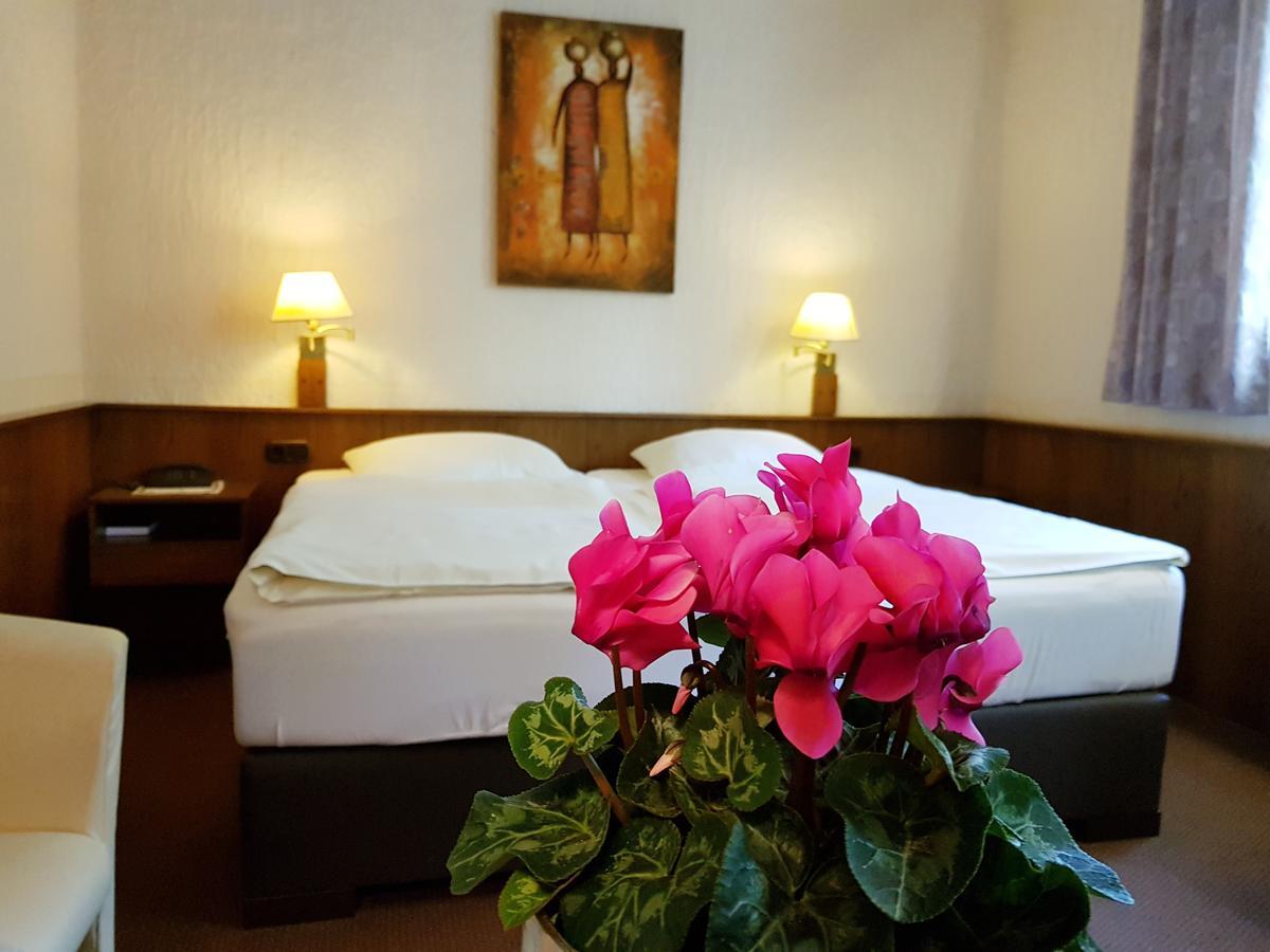 Hotel Restaurant Jaegerhof Düren - Eifel Zewnętrze zdjęcie